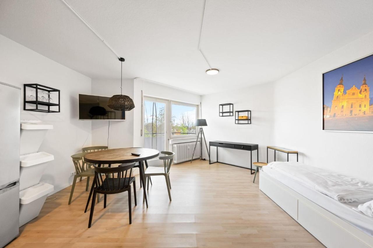 Sali Homes - Fewo Bluehendes Barock Ludwigsburg Exterior foto